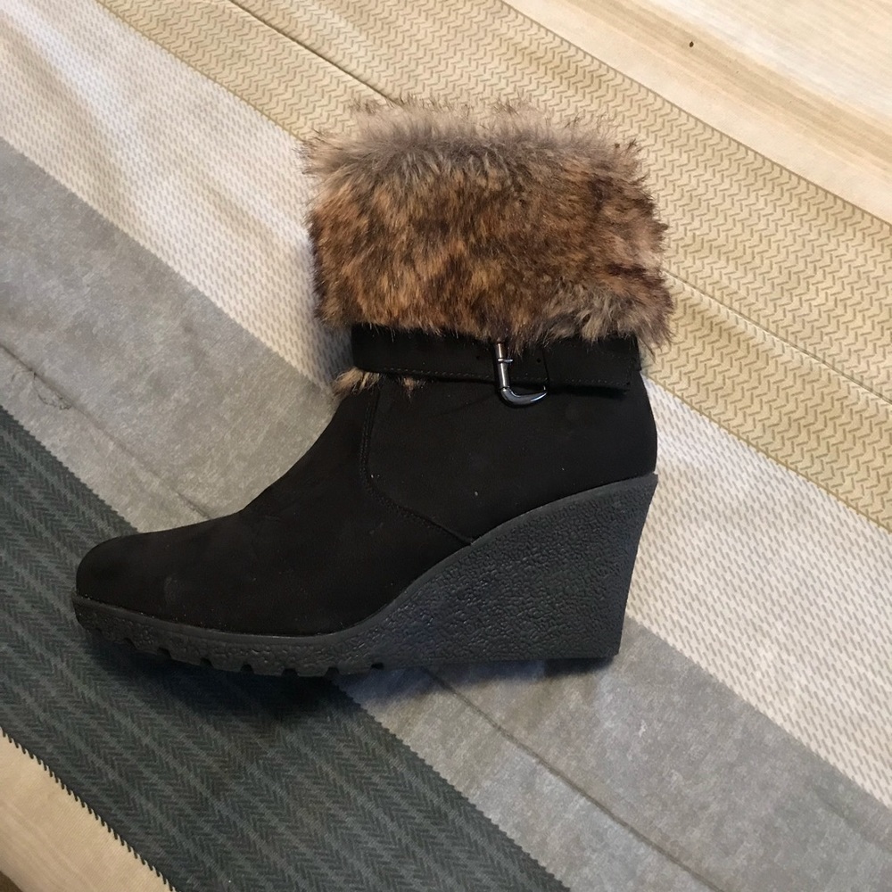 Super Cute Rue21 Fur Booties